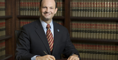 AG Wilson Sitting Desk